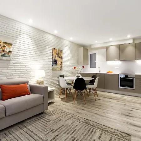 Apartment Eixample Building By Mercedes Heritage *